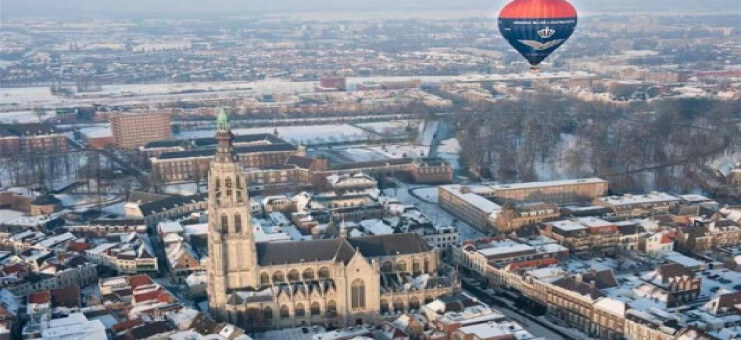 Koninklijke Luchtmachtballon maakt sneeuwvaart
