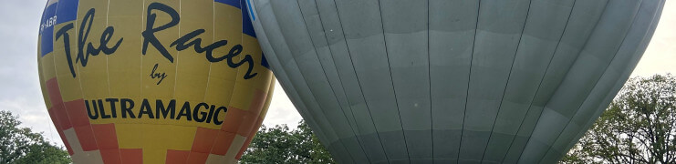 PH-VNL voorzien van Ad Ballon reclame