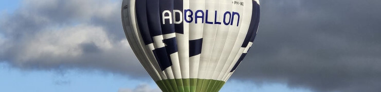 PH-BIZ voorzien van Ad Ballon reclame